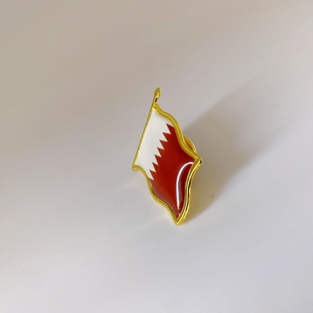Qatar Flag Lapel Pin - Enamel  - Men'S Fashion Qatar 评论和价格