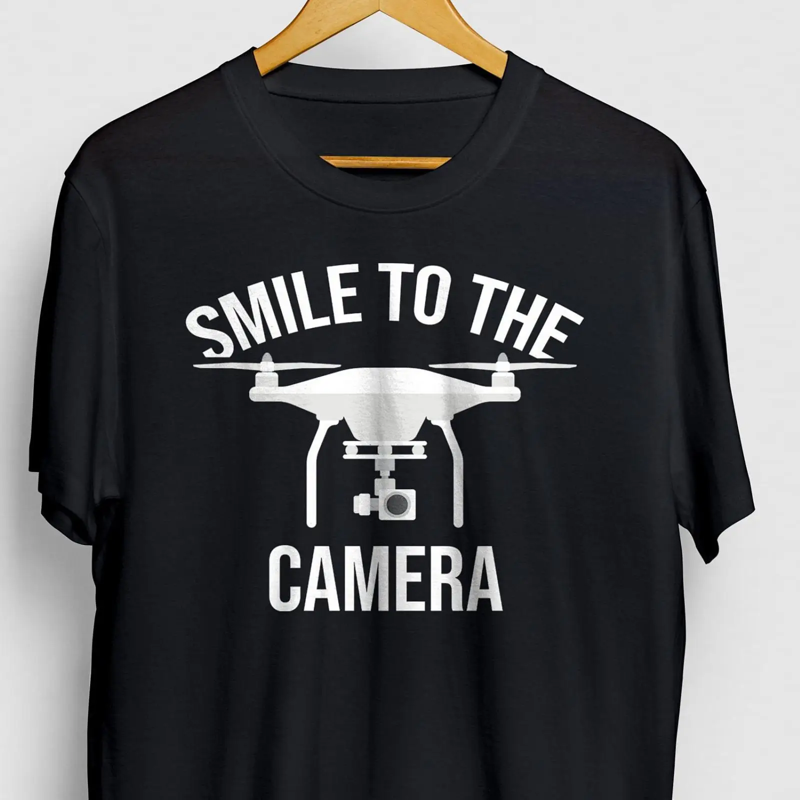 Smile To The Camera Drone Pilo - Men Fashion Photography 评论和价格